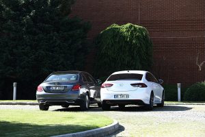 Opel Insignia ve Mercedes C Serisi karşılaştırma