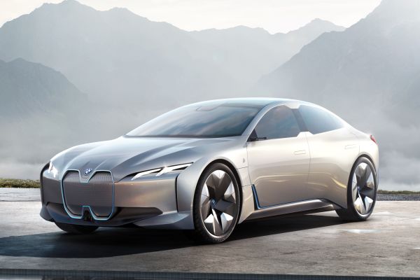 BMW i Vision Dynamics içten yanmalı motorları bitirdi