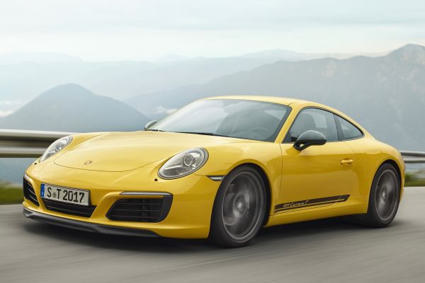 Porsche 911 fazlalıklarından kurtuldu 911 T oldu