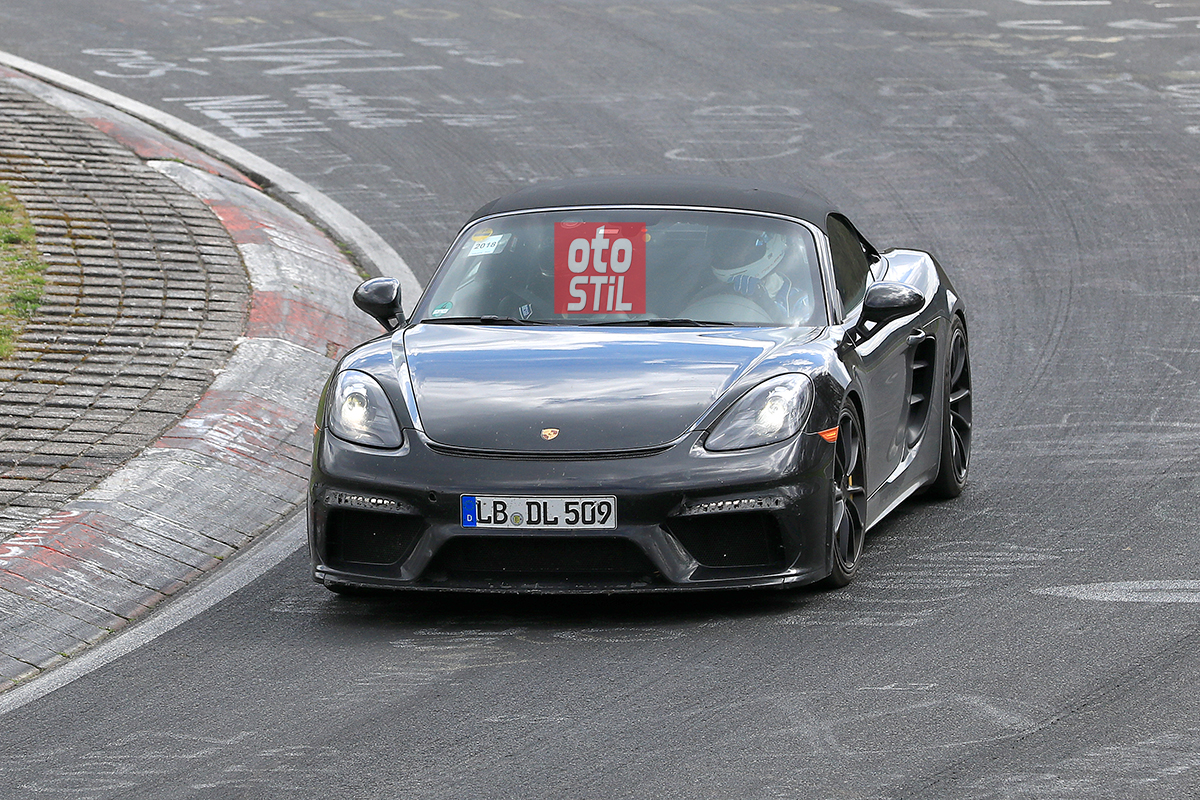 Yeni Porsche 718 Boxster Spyder’ı yakaladık