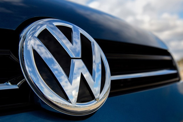 Emisyon Volkswagen’e fabrika kapattırıyor