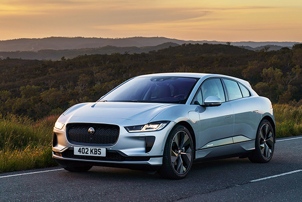 Elektrikli Jaguar i-PACE yılın otomobili seçildi Elektrikli Jaguar i-PACE yılın otomobili seçildi