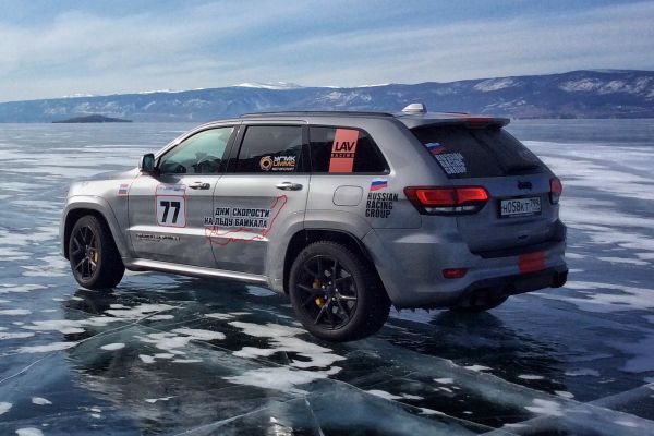 Bu Jeep’in şakası yok; buz üstünde de rekor kırıyor!