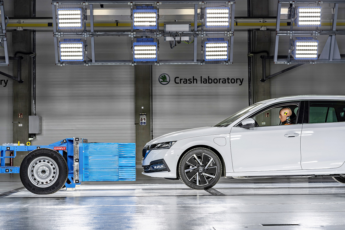 Skoda ileri teknoloji çarpışma testi laboratuvarını açtı