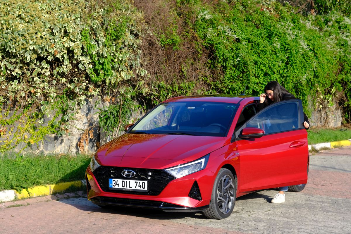 Gel de bu otomobili sevme! Hyundai i20 Kadın Gözü ile testte Gel de bu otomobili sevme! Hyundai i20 Kadın Gözü ile testte