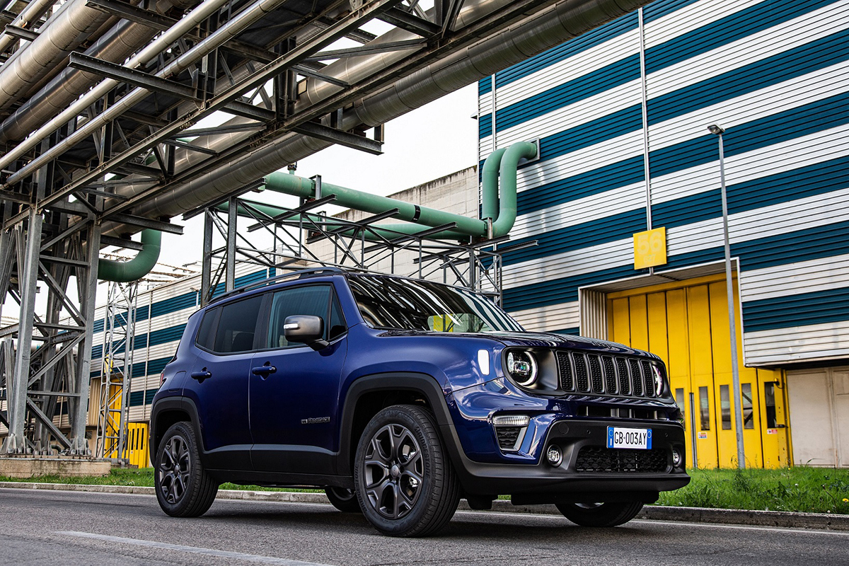 Jeep Renegade 80. Yıl versiyonu 450 bin TL’den geldi Jeep Renegade 80. Yıl versiyonu 450 bin TL’den geldi