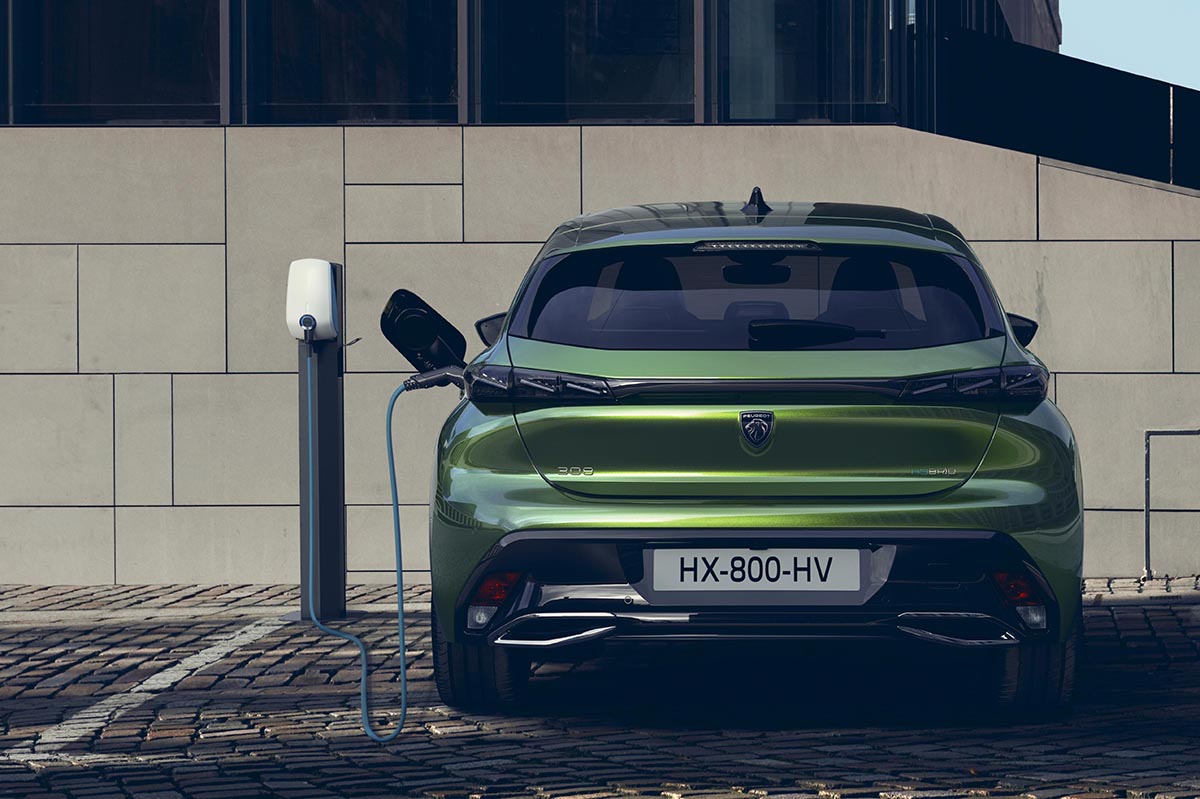 Peugeot elektrikli ürün gamını genişletiyor Peugeot elektrikli ürün gamını genişletiyor