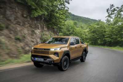 Yeni Toyota Hilux